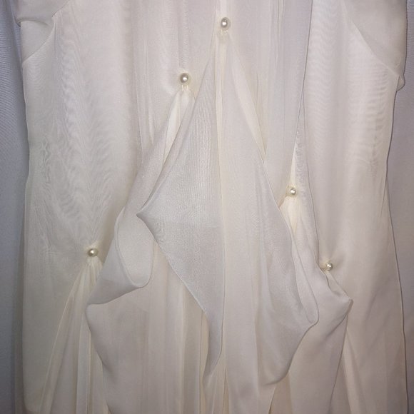 Davids Bridal Galina Signature Ivory chiffon sheath wedding gown size 6 - Picture 10 of 13